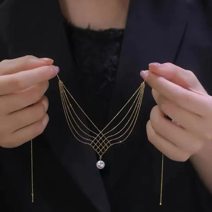 Collar de Perlas Ako en Acero Inoxidable para Mujeres Elegantes