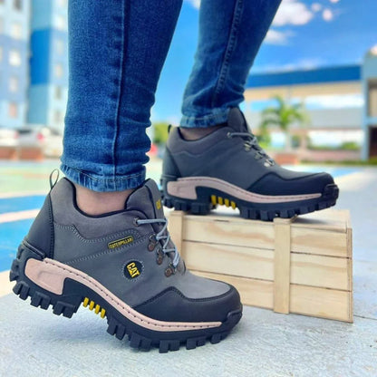 Botas Caterpillar Corte Medio: Robustez y Estilo Aventurero